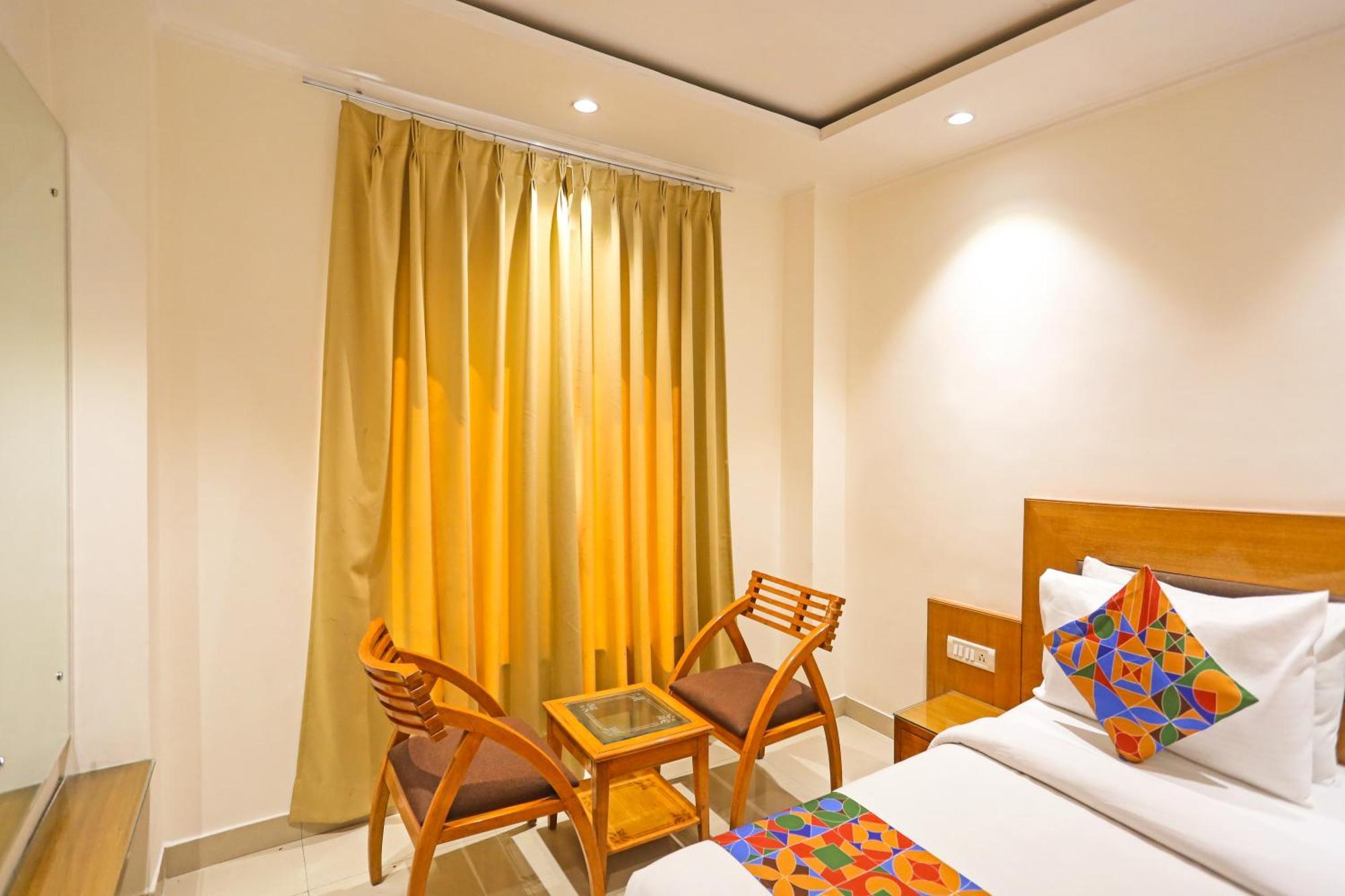 Hotel Silky Palace Near Igi Airportt Új-Delhi Kültér fotó