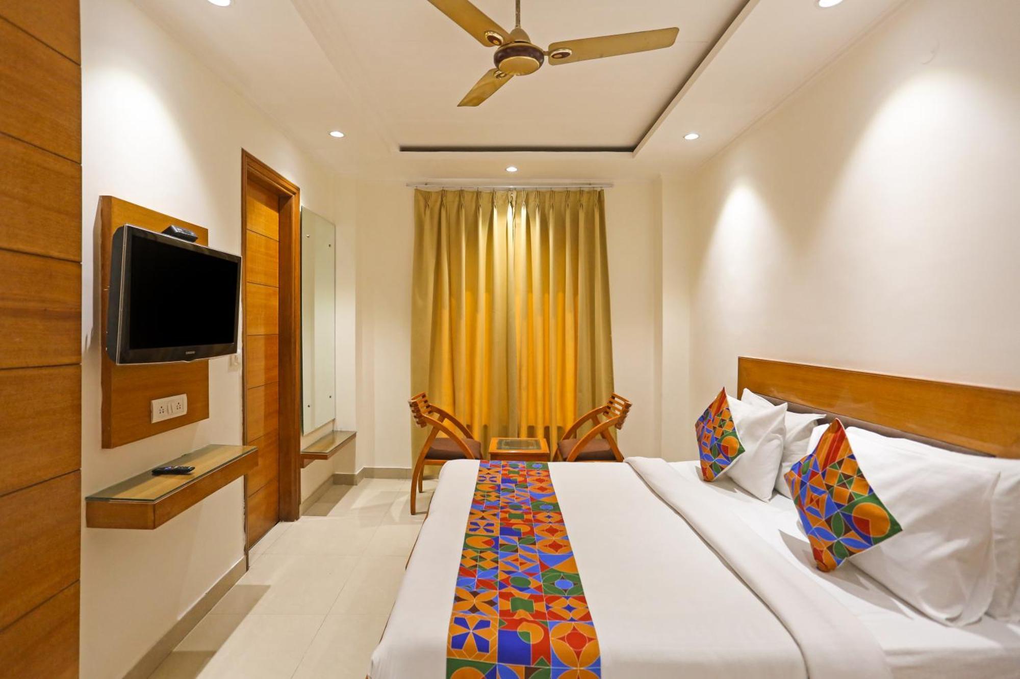Hotel Silky Palace Near Igi Airportt Új-Delhi Kültér fotó
