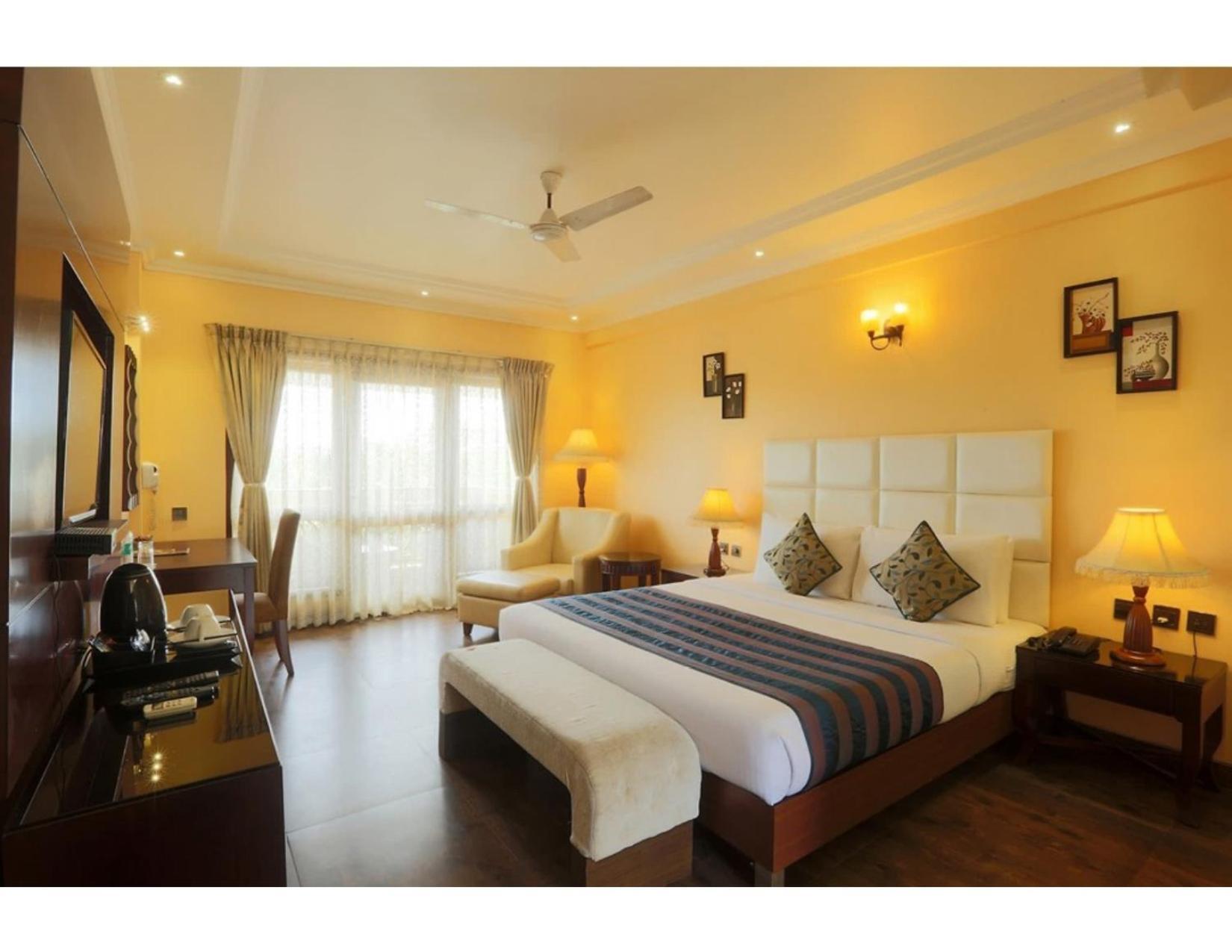 Hotel Silky Palace Near Igi Airportt Új-Delhi Kültér fotó